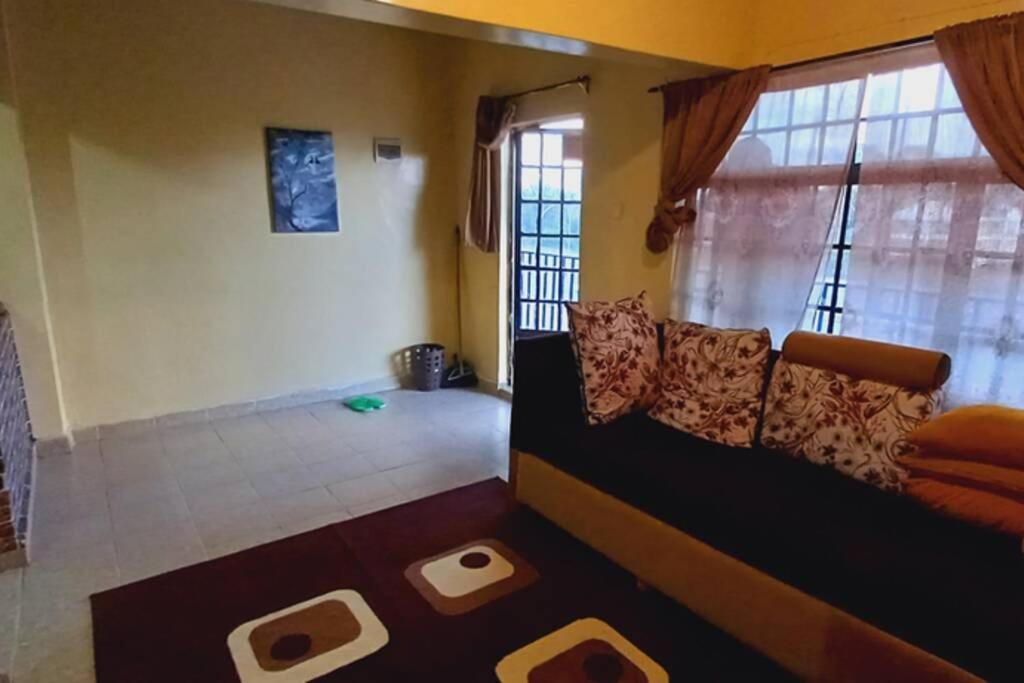 Roadside One Bedroom Apartment Juja ナイロビ エクステリア 写真